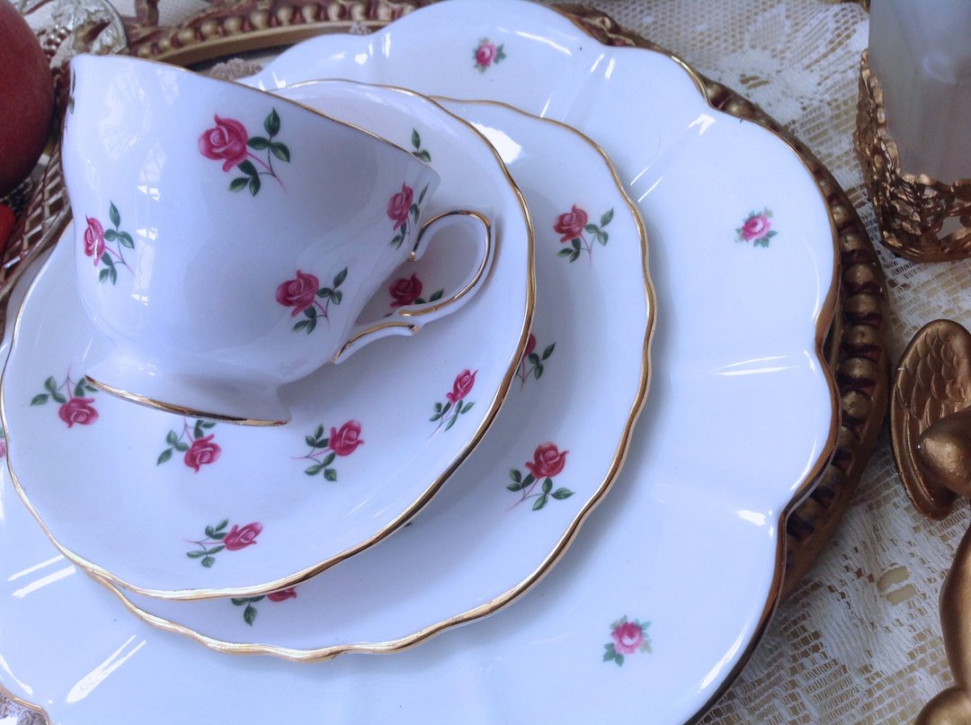 ♥安妮疯古物♥ 英国骨瓷Royal albert 旗下Colclough乡村玫瑰花茶杯, 咖啡杯～送礼 - 茶具/茶杯 - 其他材质 白色