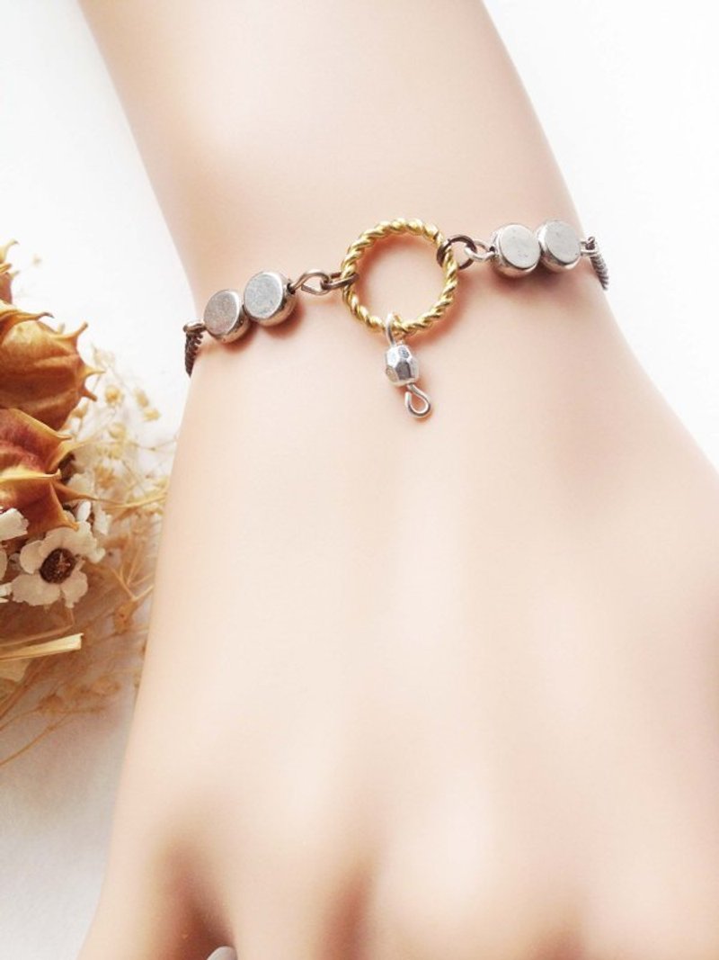 ﹉karbitrary﹉ ▲简约小金圈黑手鋉 - 手链/手环 - 其他金属 黑色