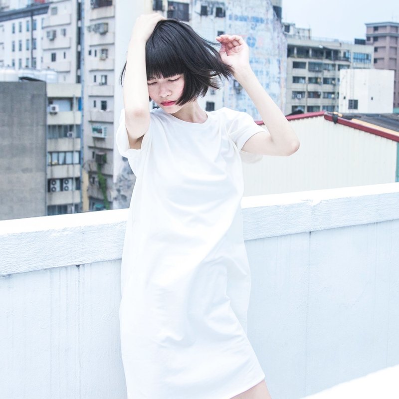 SUMI Pocket 后口袋反摺袖洋装_5SF602_白 - 洋装/连衣裙 - 棉．麻 白色