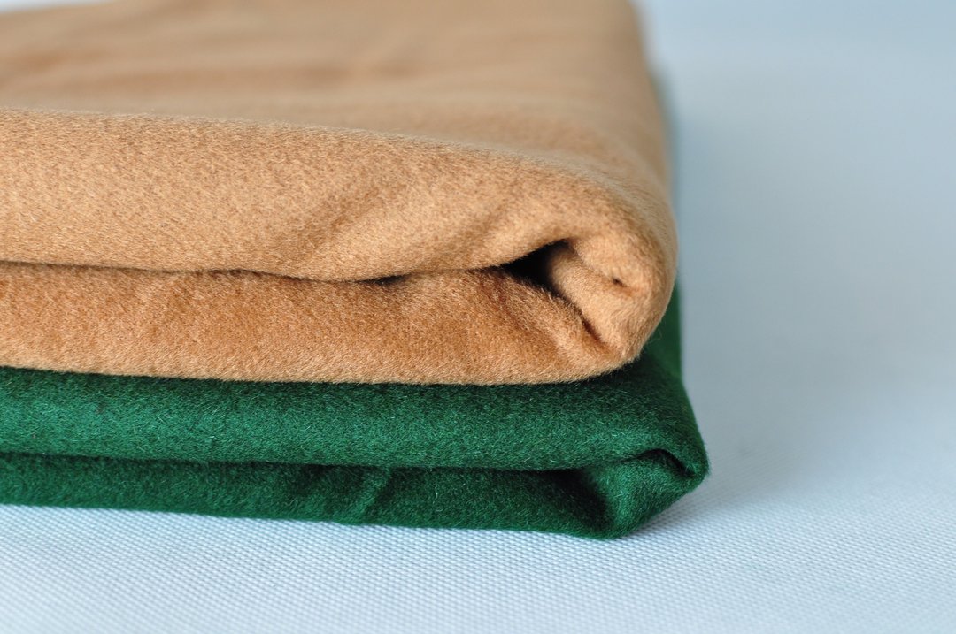 Flat 135 X 台湾设计师 10% cashmere 90% wool 披肩 围巾 秋天 冷气房必须 圣诞 耶诞 交换礼物 派对 新年 - 围巾/披肩 - 羊毛 绿色