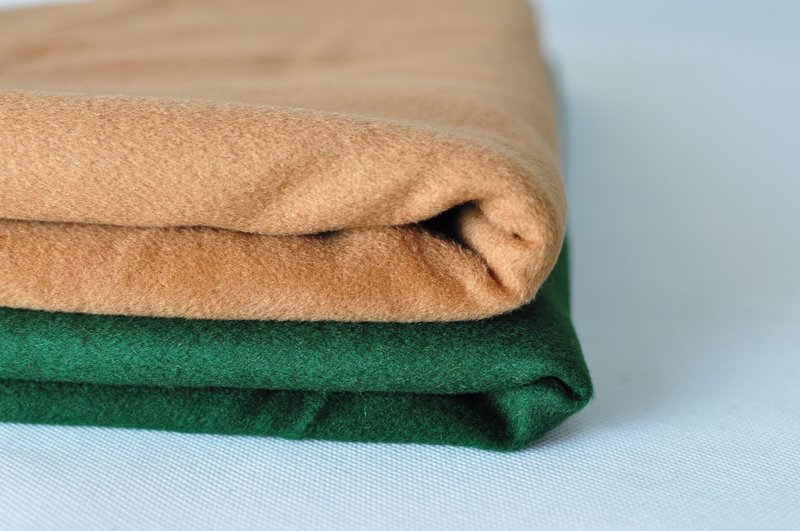 Flat 135 X 台湾设计师 10% cashmere 90% wool 披肩 围巾 秋天 冷气房必须 圣诞 耶诞 交换礼物 派对 新年 - 围巾/披肩 - 羊毛 绿色