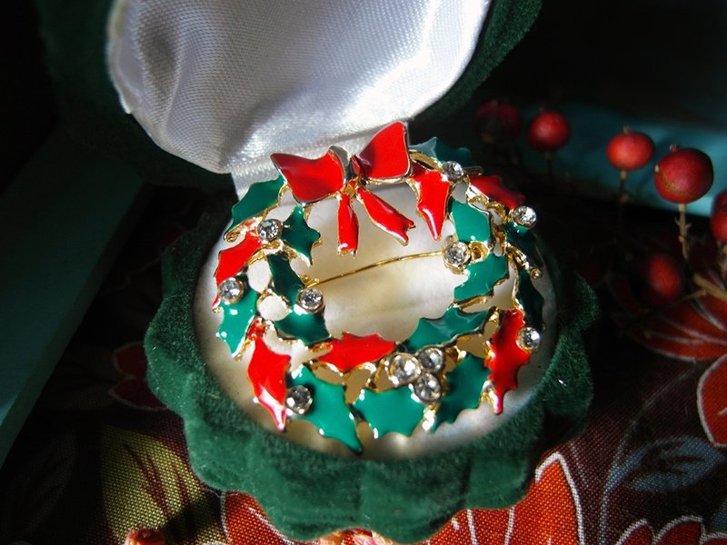 复时品【圣诞胸针：圣诞花圈】 - 胸针 - 其他材质 绿色