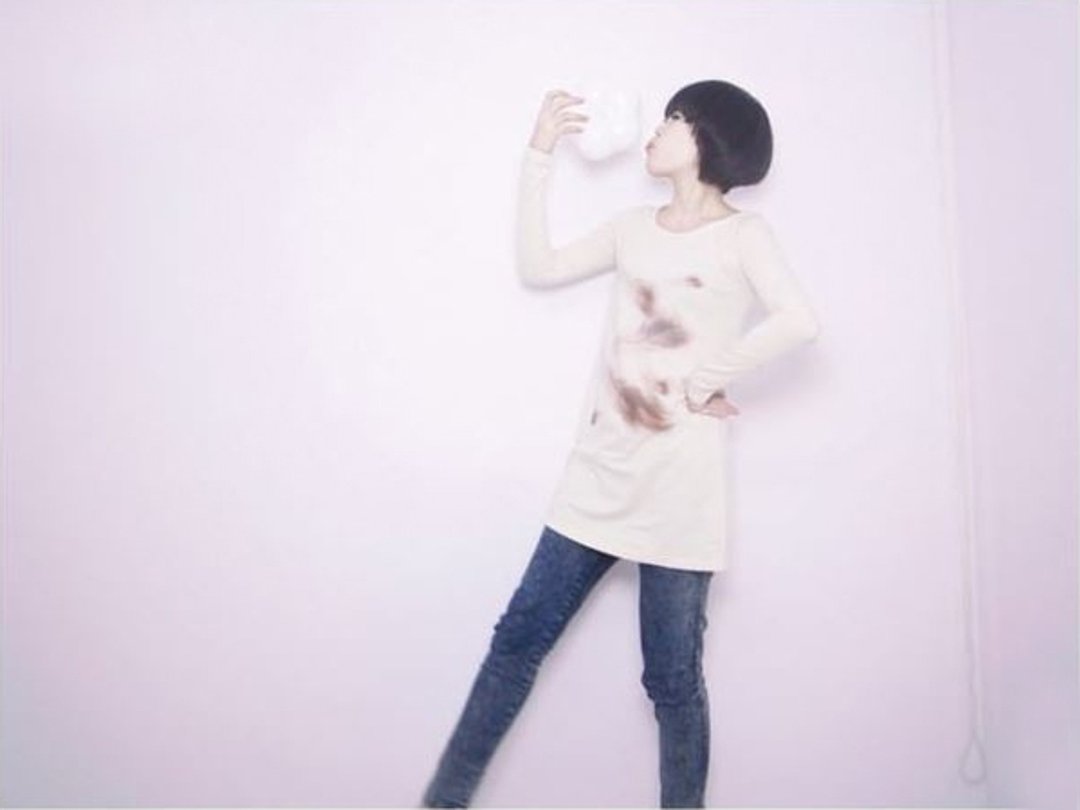 I . A . N Design  羽毛散落 原胚色 长版 长袖T 纯天然 100% 有机棉 Organic Cotton S / M - 女装 T 恤 - 植物．花 卡其色