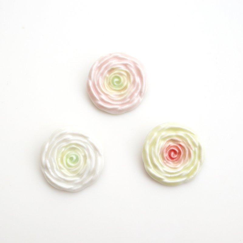 Ranunculus brooch - 胸针 - 瓷 粉红色