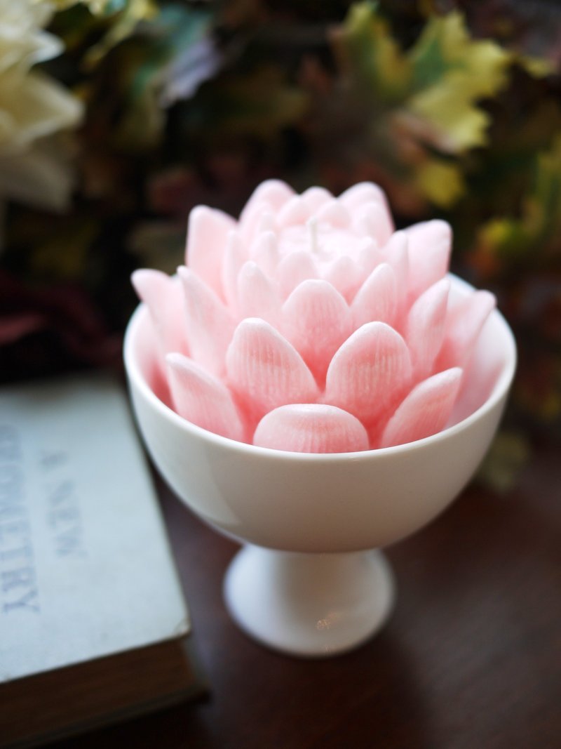 莲花大豆蜡烛 香氛天然大豆x 纯精油 x 无烟害 - 花瓶/陶器 - 蜡 多色