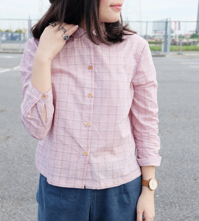 Peter Pan Shirt: Square pattern - 女装衬衫 - 其他材质 粉红色
