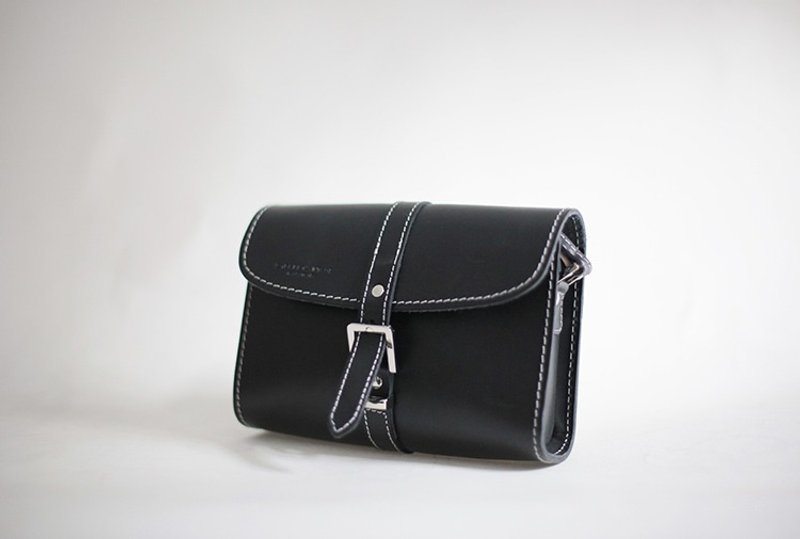 joydivision vintage 手工包 复古牛皮包方形 手作 包包 简约 - 侧背包/斜挎包 - 真皮 黑色