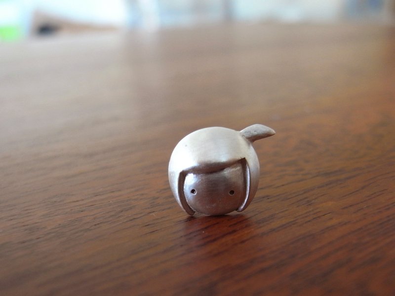 小苹果 · 娃娃头 | 纯银 耳针 耳环 | 1款是单1个喔 ! - 耳环/耳夹 - 银 灰色