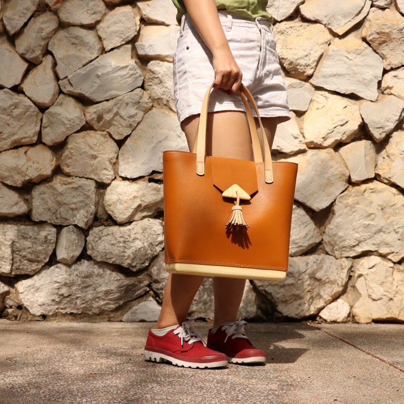 Wooden Butt Bag (Handmade) / tote bag - 侧背包/斜挎包 - 木头 咖啡色