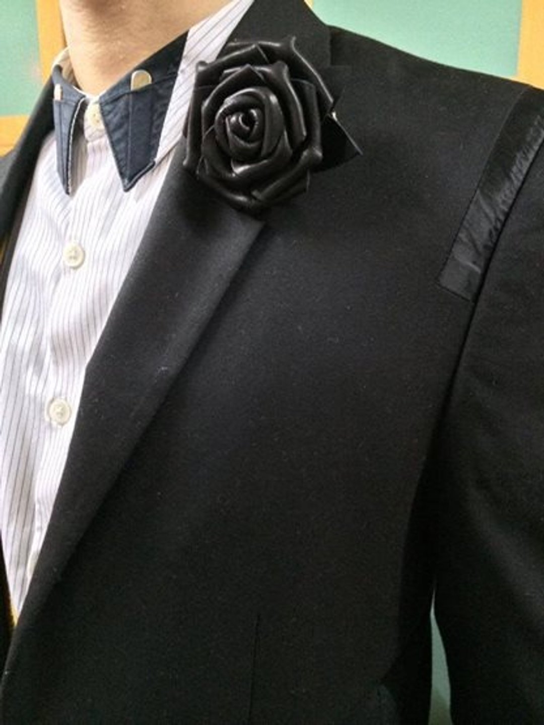 黑色意大利植鞣皮玫瑰襟花 Leather Black Rose Pin - 胸针 - 真皮 黑色