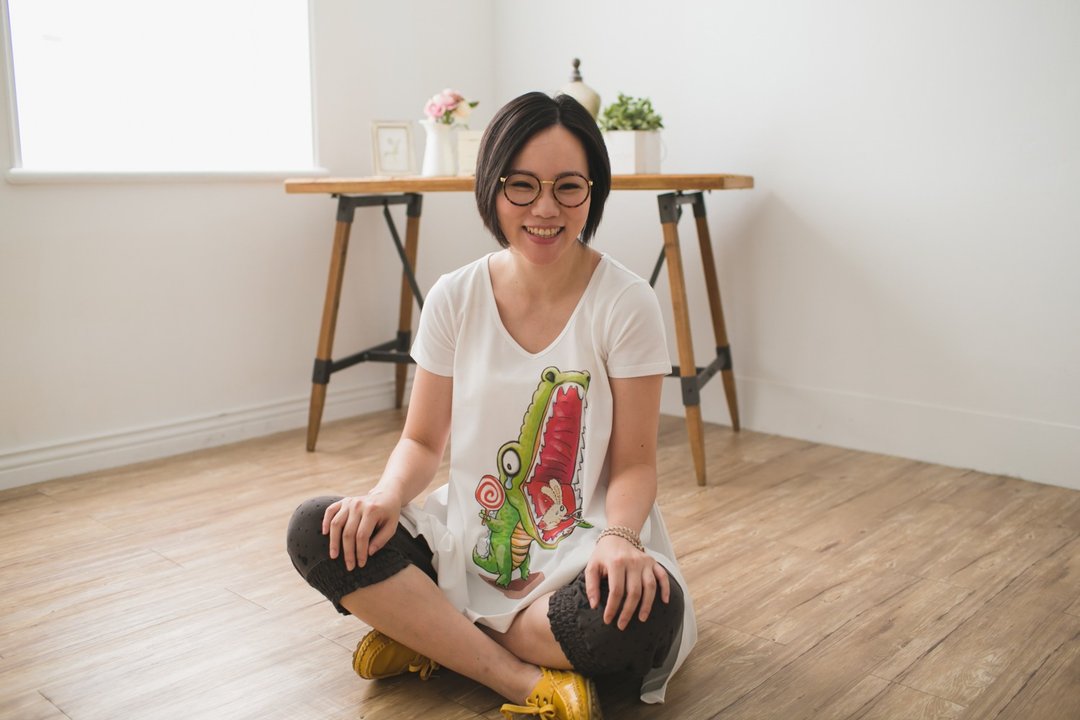 弹性伞状造形T恤_牙痛鳄鱼 - 女装上衣 - 棉 白色