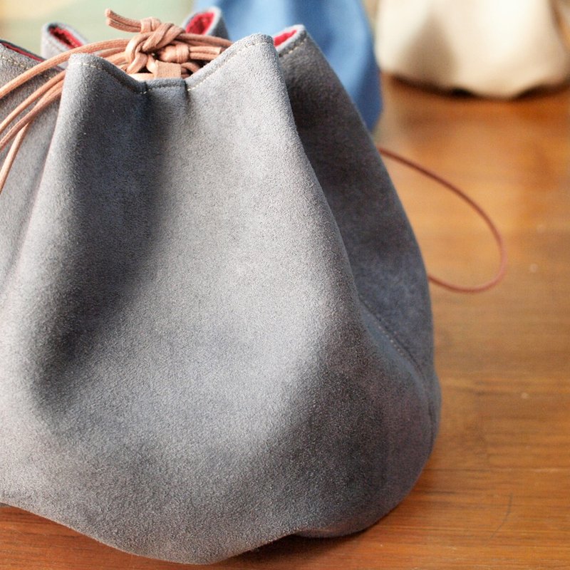 一平方独家设计 两用束口水桶包 深灰 - 侧背包/斜挎包 - 其他材质 灰色