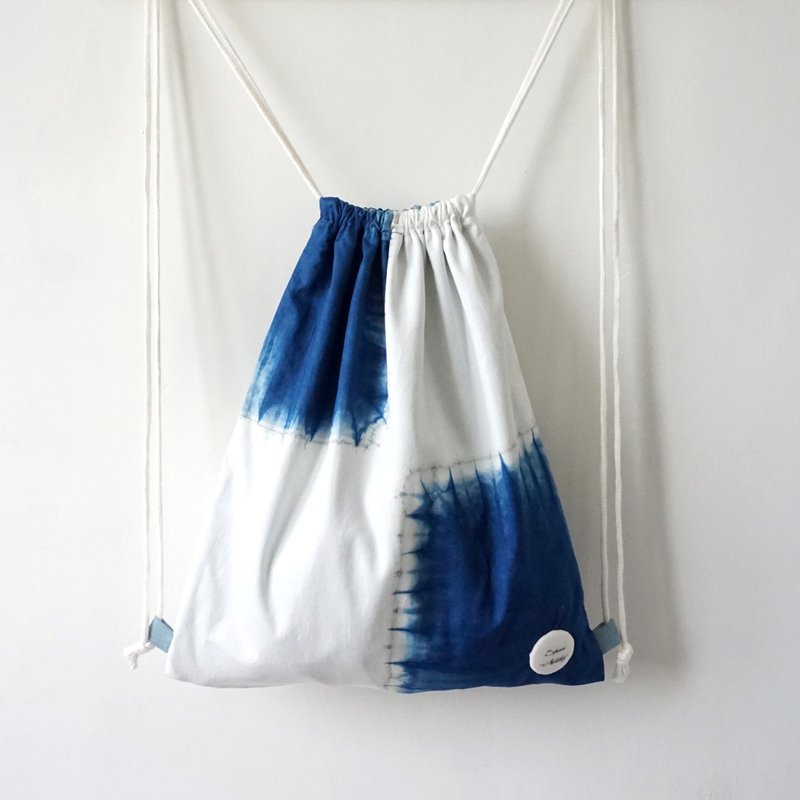 S.A x Each Other 蓝染彼此格纹束口包 - 束口袋双肩包 - 棉．麻 白色