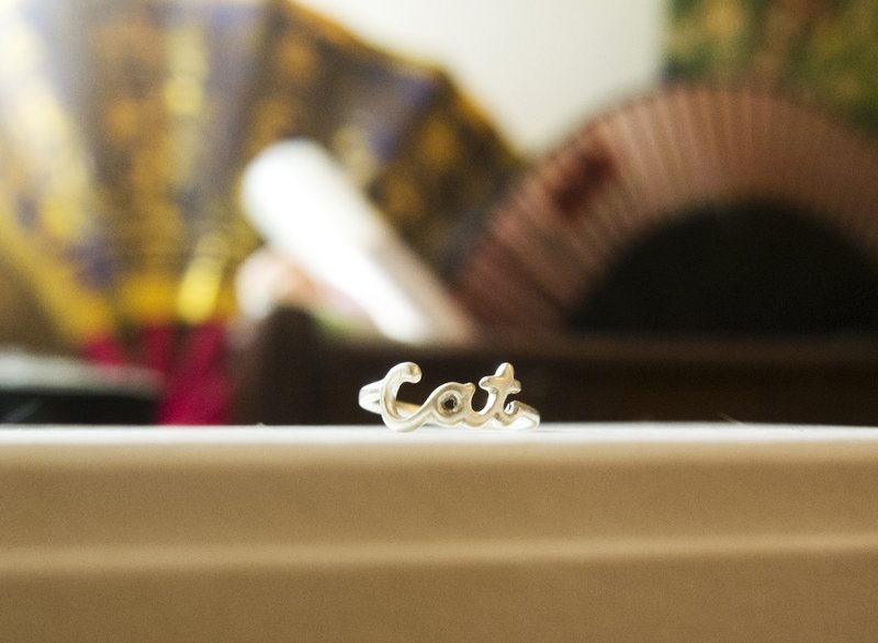 猫奴 生日 周年 爱情 圣诞 定制化礼物 手工订作 纯银CAT字母尾戒 - 戒指 - 其他金属 灰色