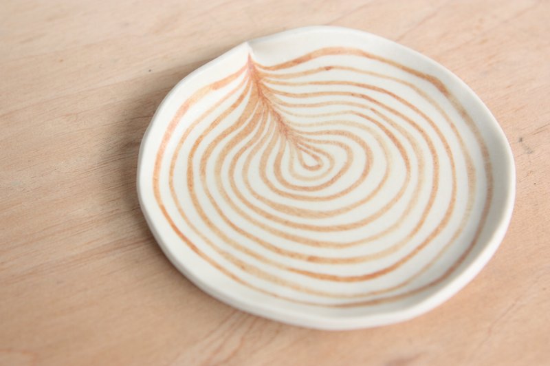 岛屿食材系列-洋葱葱陶瓷皿 - 浅碟/小碟子 - 其他材质 咖啡色