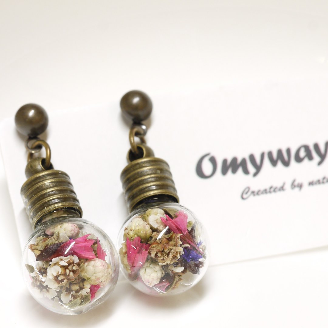 “爱家作-OMYWAY”DIY 手工制作 干花 钻石花 满天星 米花  押花  灯泡 玻璃球 耳钉 耳环 - 耳环/耳夹 - 玻璃 白色