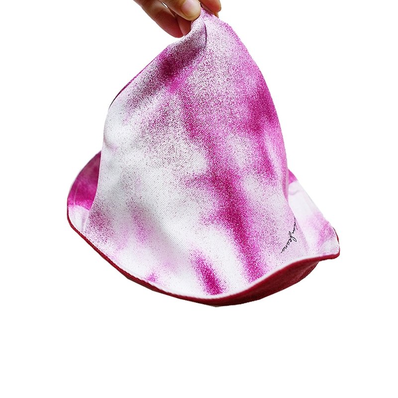 A MERRY HEART泼洒红三角精灵帽 - 帽子 - 其他材质 红色