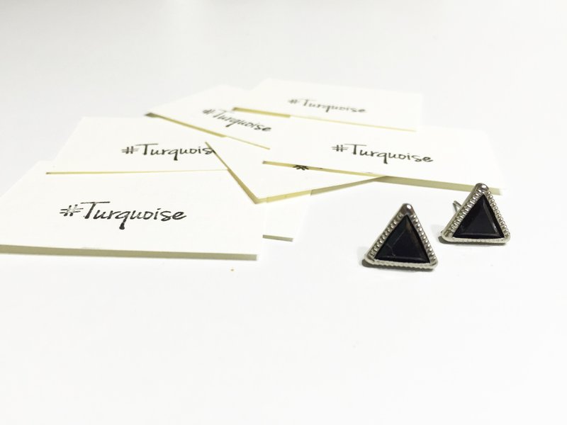 菓子耳环 不易敏 耳针 :::三角银(Black)::: - 耳环/耳夹 - 其他金属 