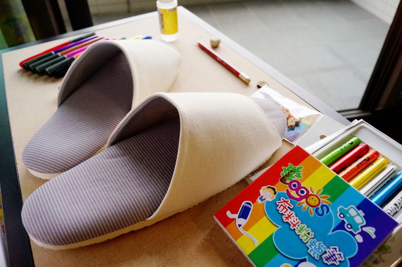 Logos涂丫彩绘布拖鞋套组 - 其他 - 其他材质 多色