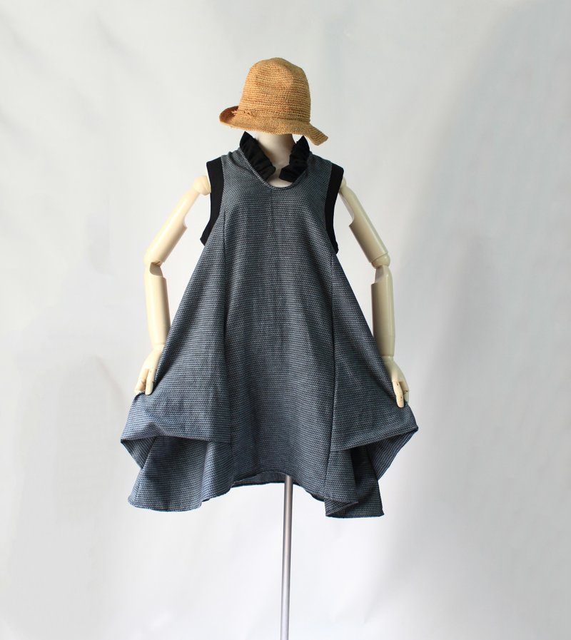 骑着脚踏车的少女**设计师 蓝色 棉花糖 /非 格纹衬衫 /千鸟格 棉质洋装// 有口袋/无袖 /背心裙/洋装 - 洋装/连衣裙 - 其他材质 蓝色