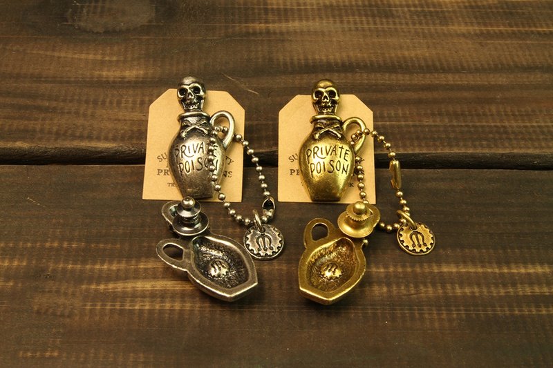 【METALIZE】PRIVATE POISON 毒药罐骷髅吊饰PIN - 其他 - 其他金属 