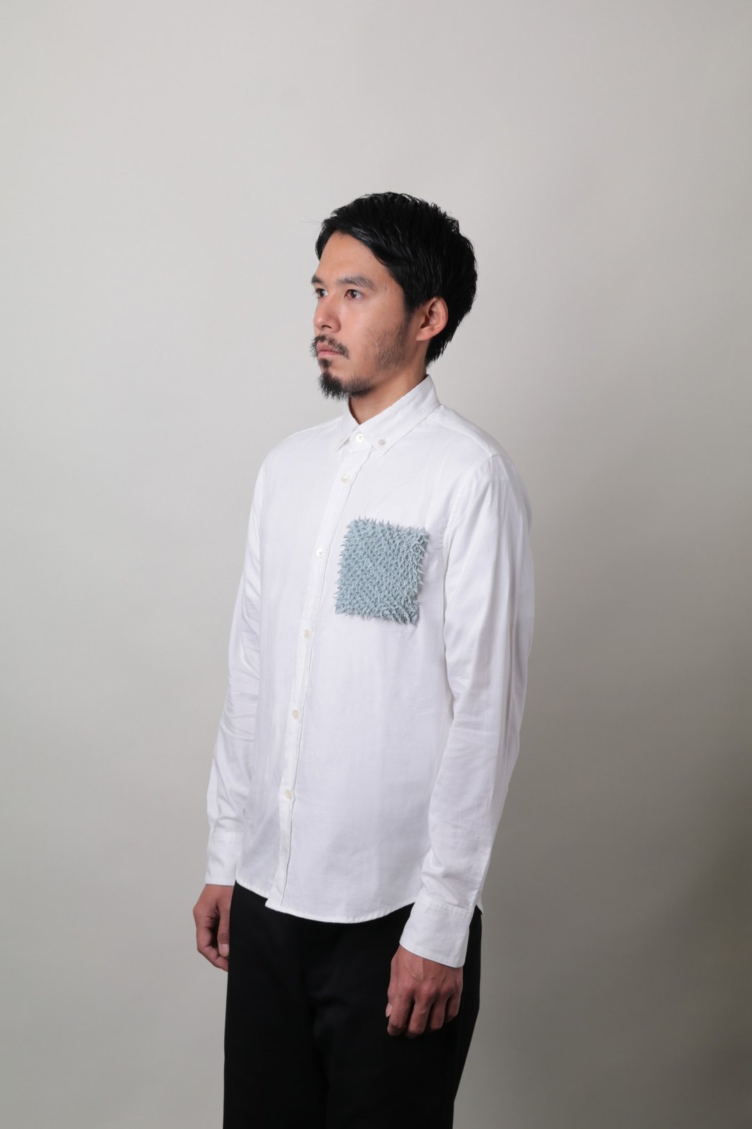 Arimatsu shibori pocket gray button down shirt organic cotton oxford fabric - 男装衬衫 - 棉 白色