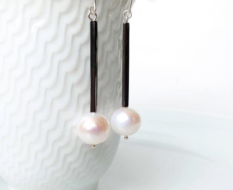 几何手工都会浪漫珍珠耳环/珍珠耳环 - 耳环/耳夹 - 宝石 白色