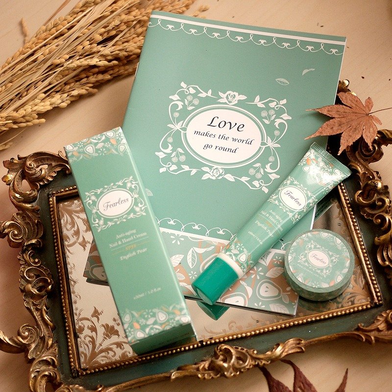 <送她最适合> fearless抗老防晒护手霜spf8英国梨OR玫瑰荔枝+四季笔记本+纸胶带 - 防晒 - 纸 粉红色