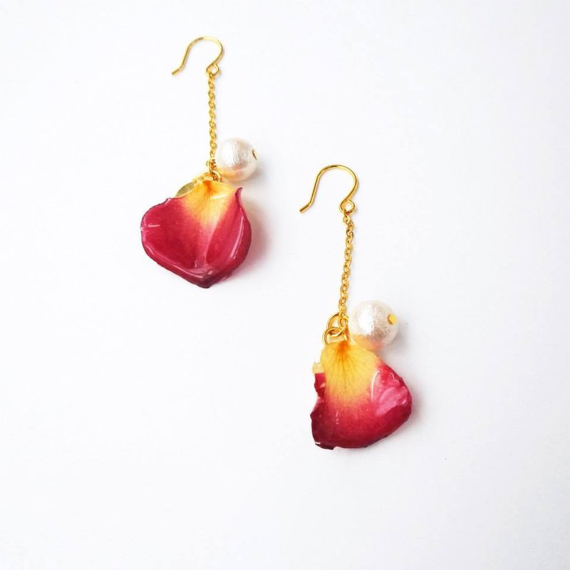 硬胶花痴AGFC 全立体真花制作 棉棉珠花瓣 长款24K镀金耳勾 耳环 - 耳环/耳夹 - 植物．花 多色