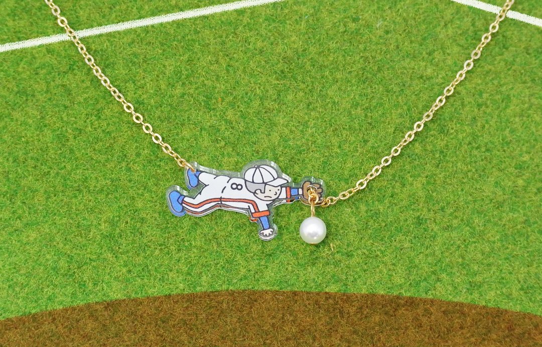 Baseball player following the ball - 项链 - 压克力 多色