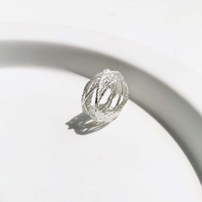 环绕戒指 Wrapping Rope Ring 绳子系列 925纯银 - 戒指 - 其他金属 银色