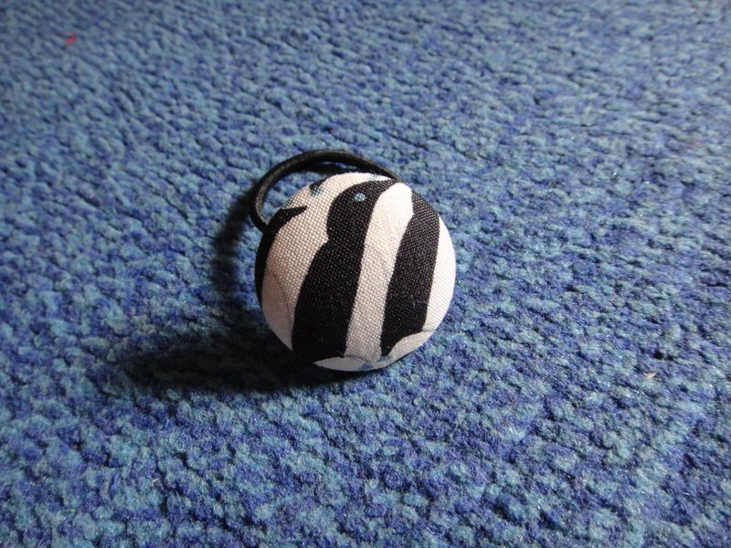 (C) 秋冬企鹅_布制钮扣发圈 C48CIY81 - 发饰 - 其他材质 黑色