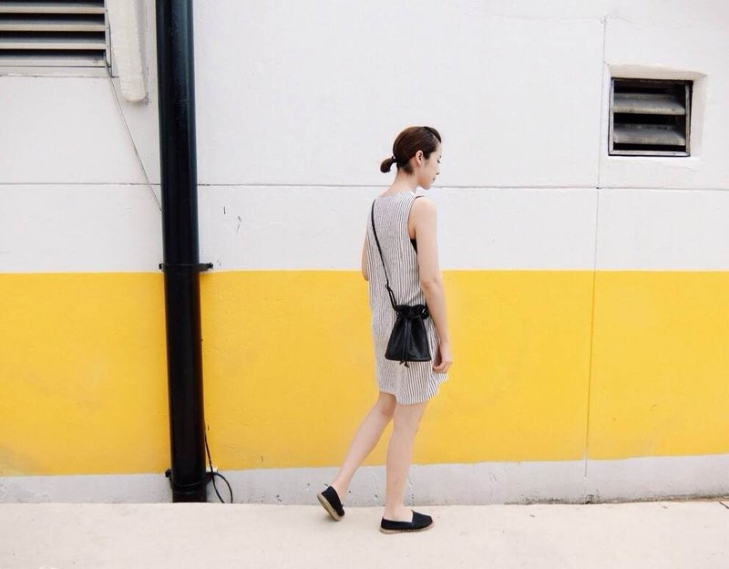 水桶随身侧背包 - 黑色 - 侧背包/斜挎包 - 压克力 黑色