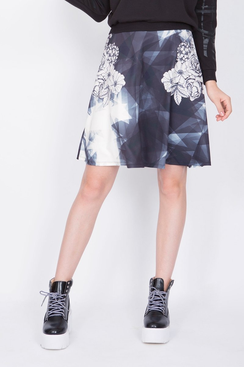 ZIZTAR 黑夜钻石及膝裙 - 裙子 - 其他材质 黑色