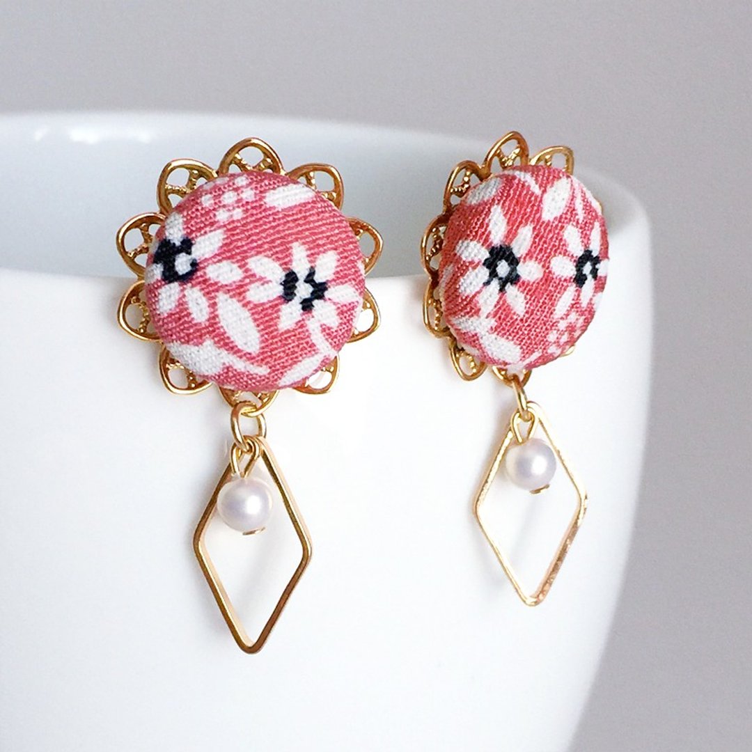 Flower Earrings with Japanese Traditional pattern, Kimono - 耳环/耳夹 - 其他金属 粉红色