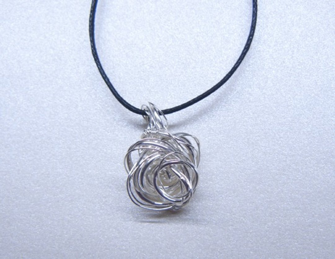 Metal-手作螺旋花链 - 银色(纯手工制作.礼物.饰品.美国进口.项链.礼盒.金属线.仿皮绳) - 项链 - 其他金属 灰色