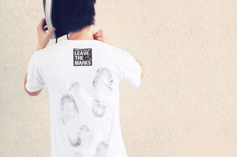 Oops! TEE 手绘手印 【Footmarks】男/女 - 男装上衣/T 恤 - 棉．麻 灰色