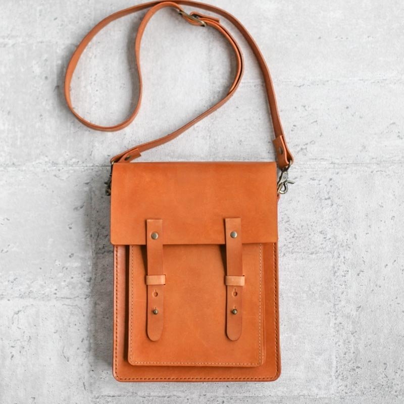 经典全手工焦糖色植鞣牛皮真皮肩背侧背包 - 侧背包/斜挎包 - 真皮 橘色