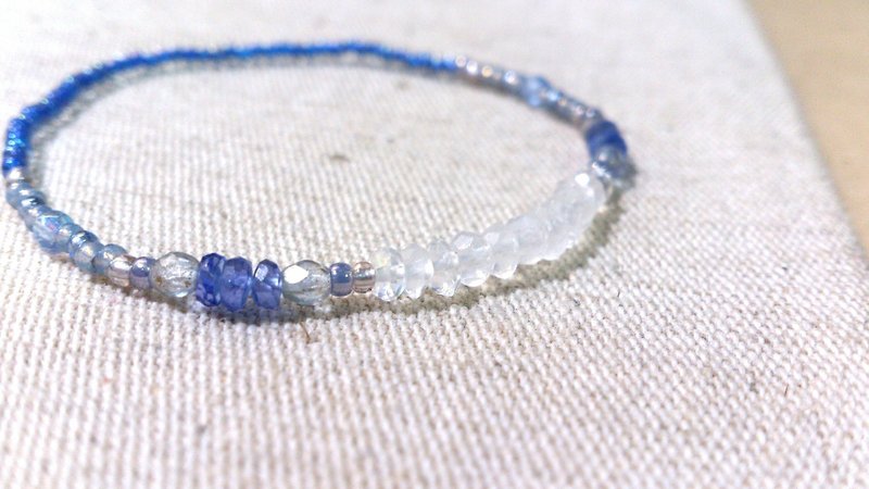 crystal in dearsharka || 蓝晕月光石 x 丹泉石．月光映晕的个性美丽 - 手链/手环 - 宝石 白色