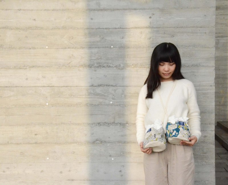 ::浏海树:: 侧背水桶包＿手绘动物森林 (东京限量款) - 侧背包/斜挎包 - 其他材质 白色