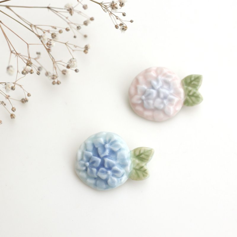 Hydrangea brooch - 胸针 - 瓷 蓝色