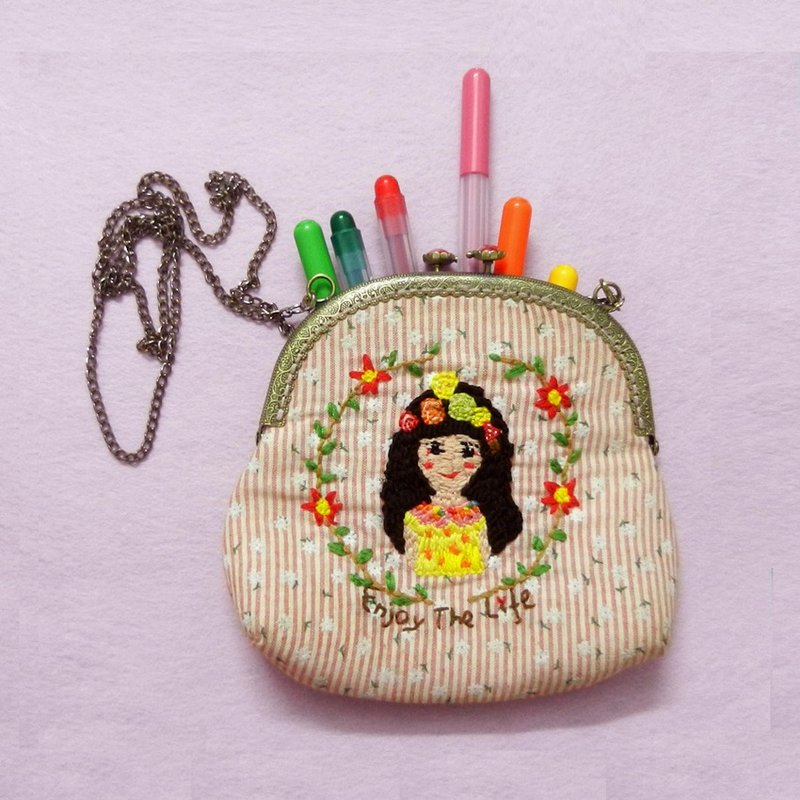 獨立原創showmo包系列·头像女孩刺绣口金包定制款 - 侧背包/斜挎包 - 绣线 粉红色