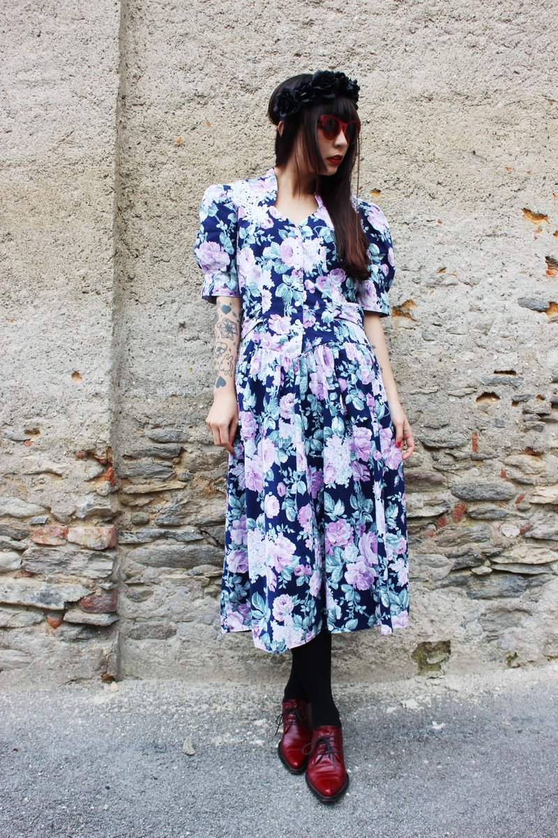 F943(Vintage)深蓝色底双肩蕾丝大花朵短袖古着洋装(婚礼/野餐/派对) - 洋装/连衣裙 - 其他材质 蓝色