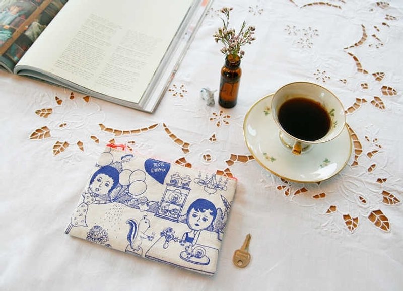 女孩寓所 :: Oohlala 帆布收纳包-Tabom Land Scape - 化妆包/杂物包 - 棉．麻 蓝色