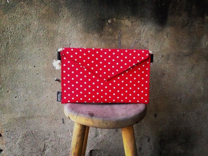 圣诞红吱吱【手拿包/侧背包/信封包Dream Bag-红底白点点少女心】 - 手拿包 - 其他材质 