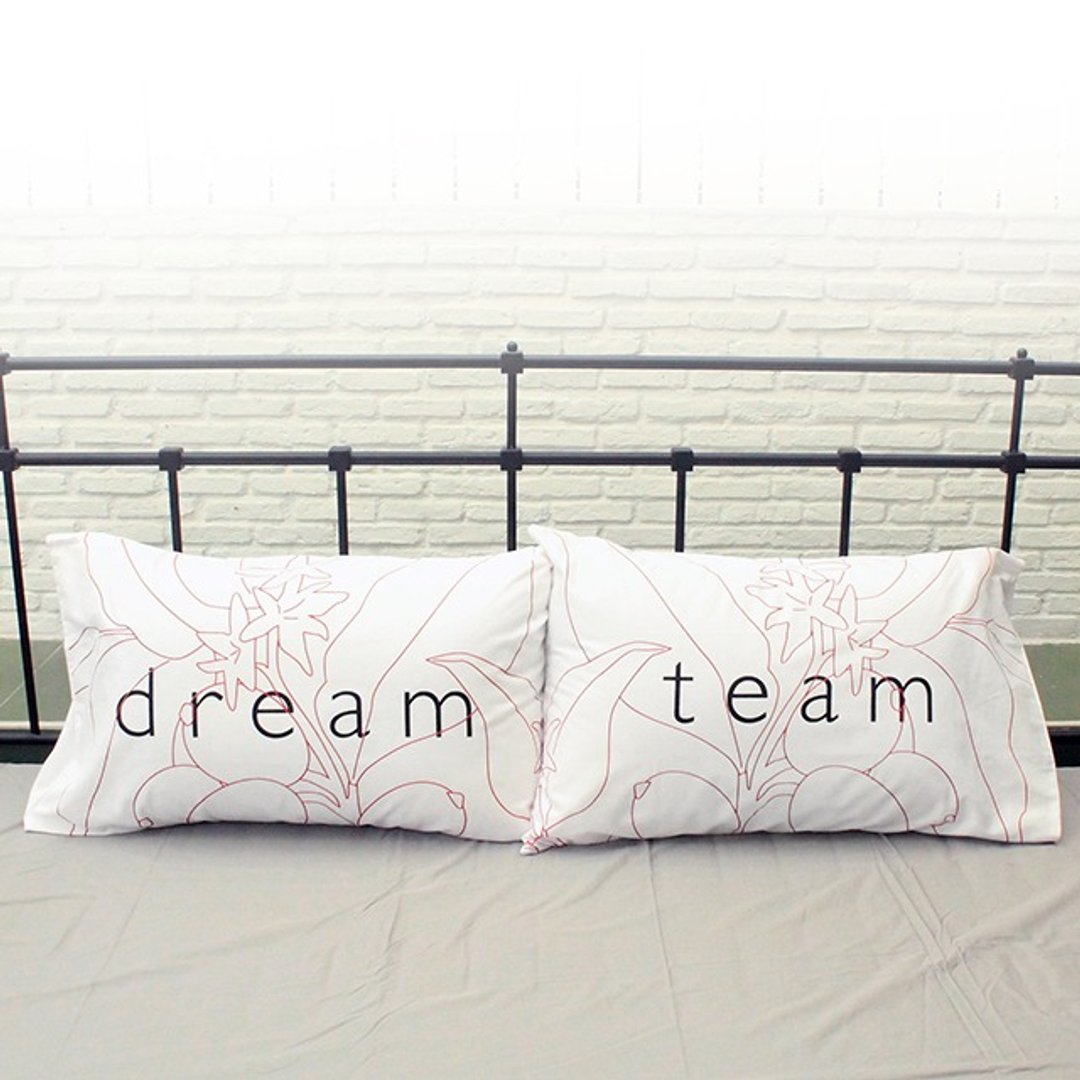 "Dream Team" soulmate couple pillowcases by Human Touch - 枕头/抱枕 - 其他材质 白色