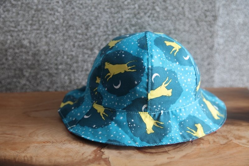 小童帽-两个故事（正反两面可戴） - 围嘴/口水巾 - 其他材质 红色