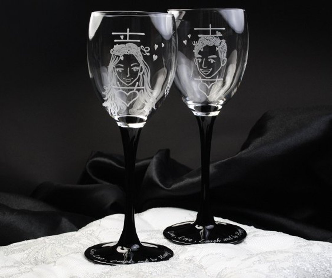 (一对价)190cc【MSA GLASS ENGRAVING】Q版娃娃双喜对组~法国黑天鹅高脚红酒杯 情人节 生日 结婚礼物 - 订制画像 - 玻璃 黑色