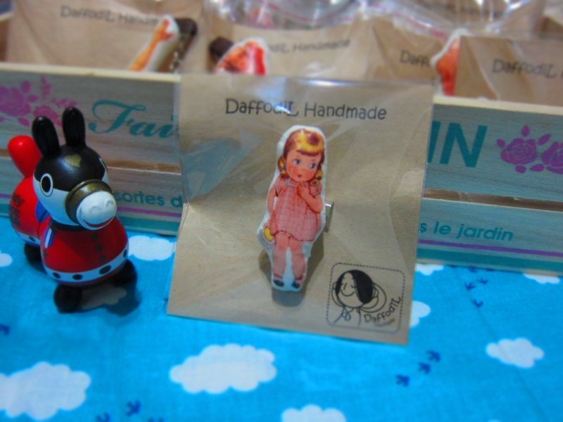 手作复古造型别针 - 胸针 - 其他材质 咖啡色