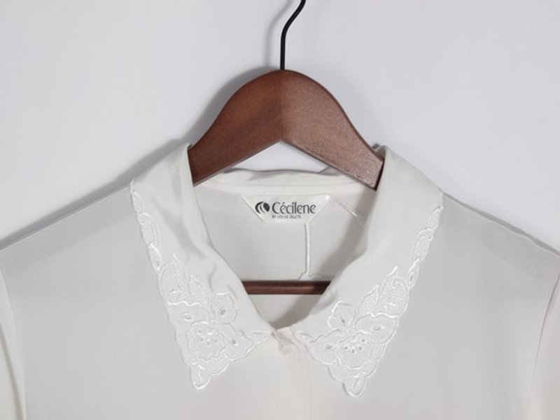 │日本古着│007扶桑花蕾丝刺绣奶油白衬衫 - 女装衬衫 - 其他材质 白色